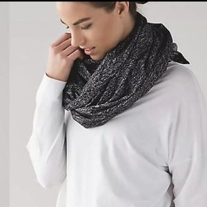 Lululemon vinyasa scarf